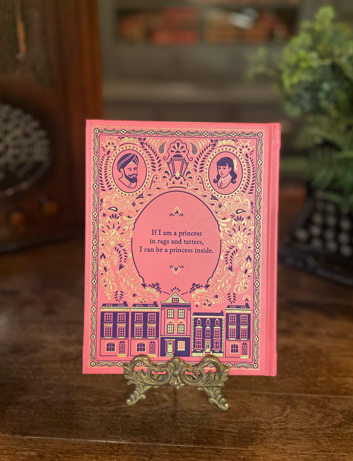 A Little Princess, Collectible Hardcover Classic, Bonded Leather with Classic Illustrations, Gilded Pages, and Ribbon Marker