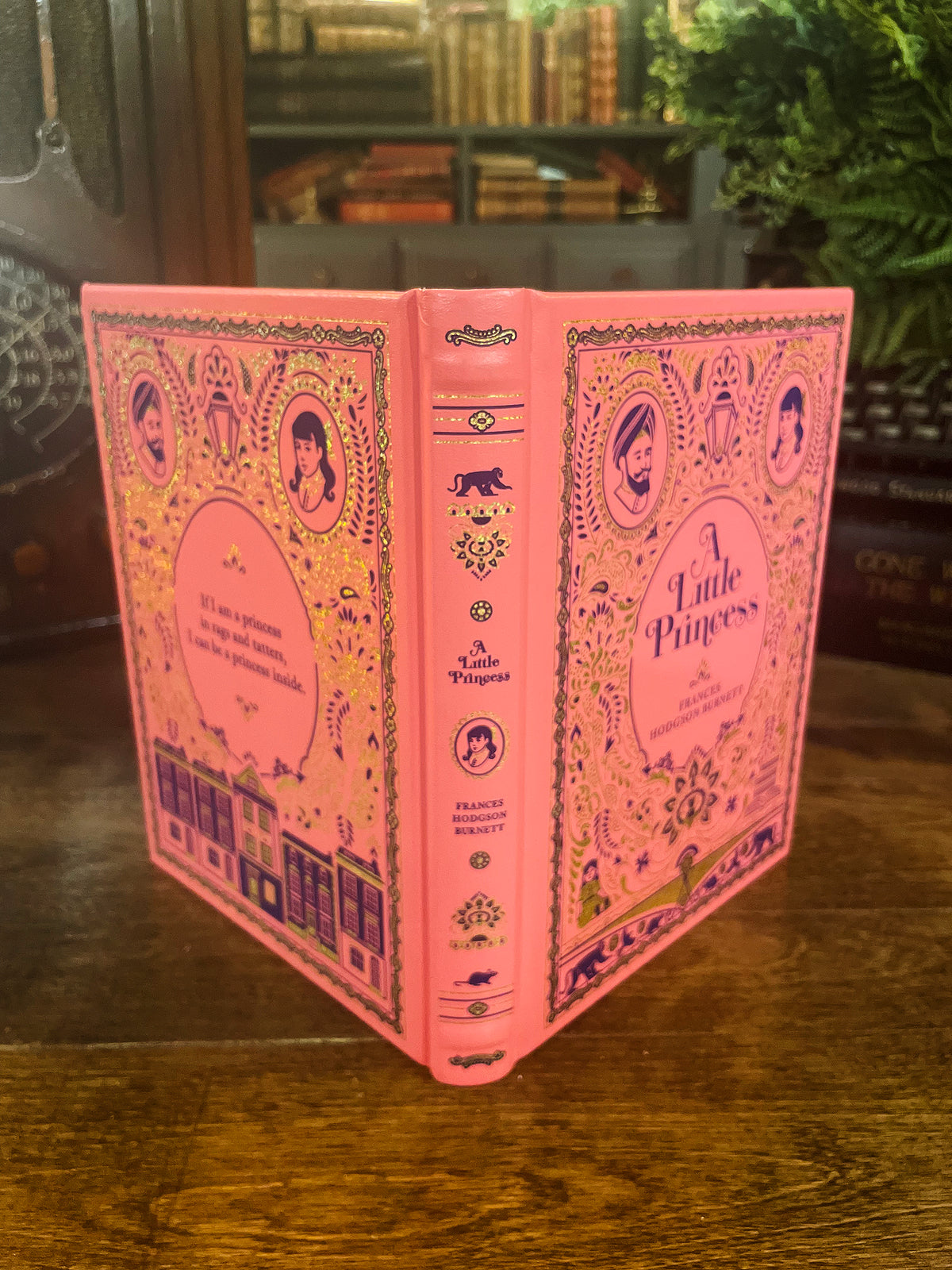 A Little Princess, Collectible Hardcover Classic, Bonded Leather with Classic Illustrations, Gilded Pages, and Ribbon Marker