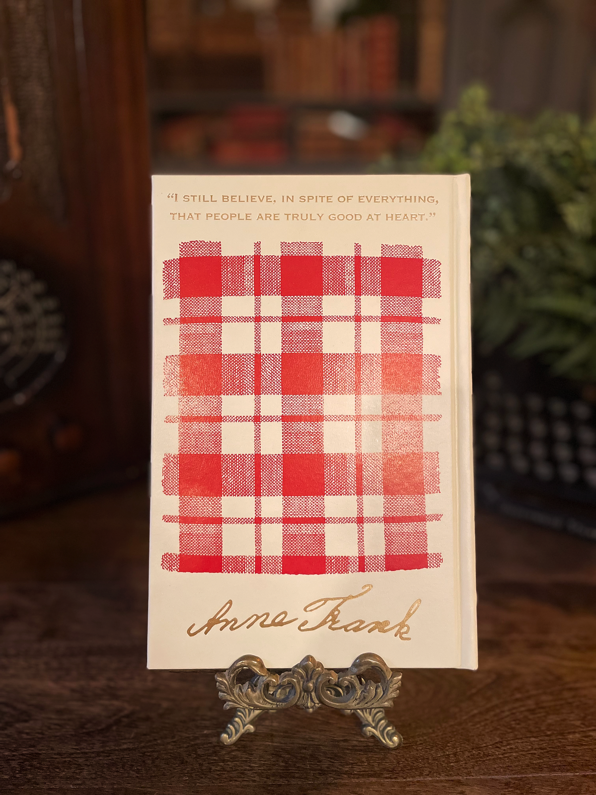 Anne Frank: The Diary of a Young Girl, Collectible Hardcover Classic, Bonded Leather with Gilded Pages and Ribbon Marker