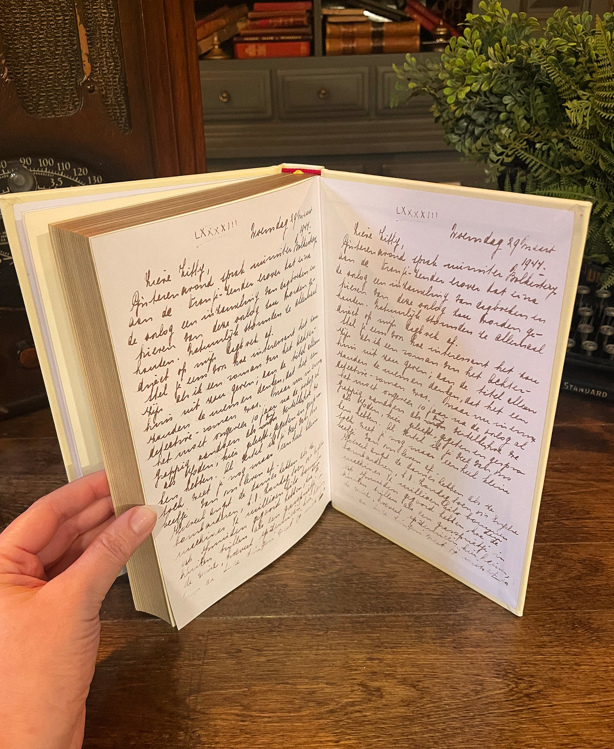 Anne Frank: The Diary of a Young Girl, Collectible Hardcover Classic, Bonded Leather with Gilded Pages and Ribbon Marker