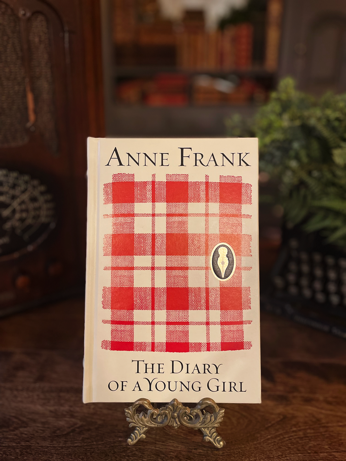 Anne Frank: The Diary of a Young Girl, Collectible Hardcover Classic, Bonded Leather with Gilded Pages and Ribbon Marker