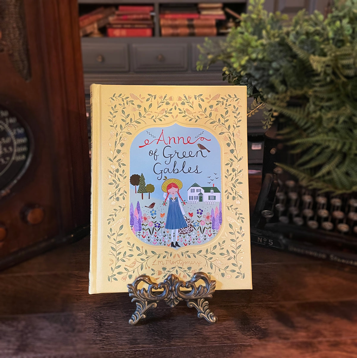 Anne of Green Gables, Collectible Hardcover Classic, Bonded Leather with Gilded Pages and Ribbon Marker