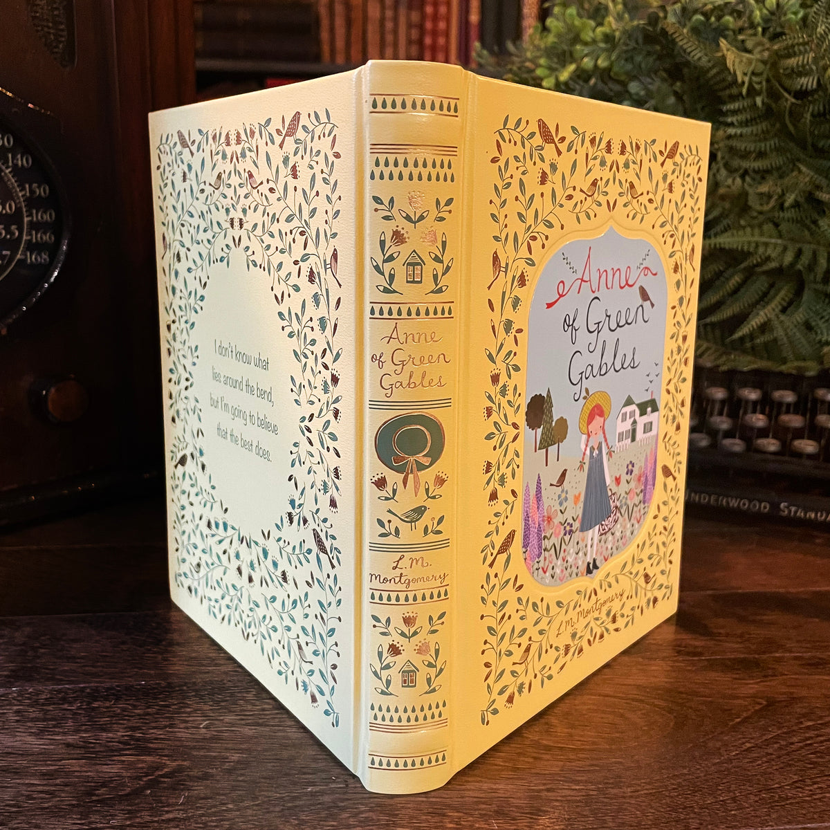 Anne of Green Gables, Collectible Hardcover Classic, Bonded Leather with Gilded Pages and Ribbon Marker