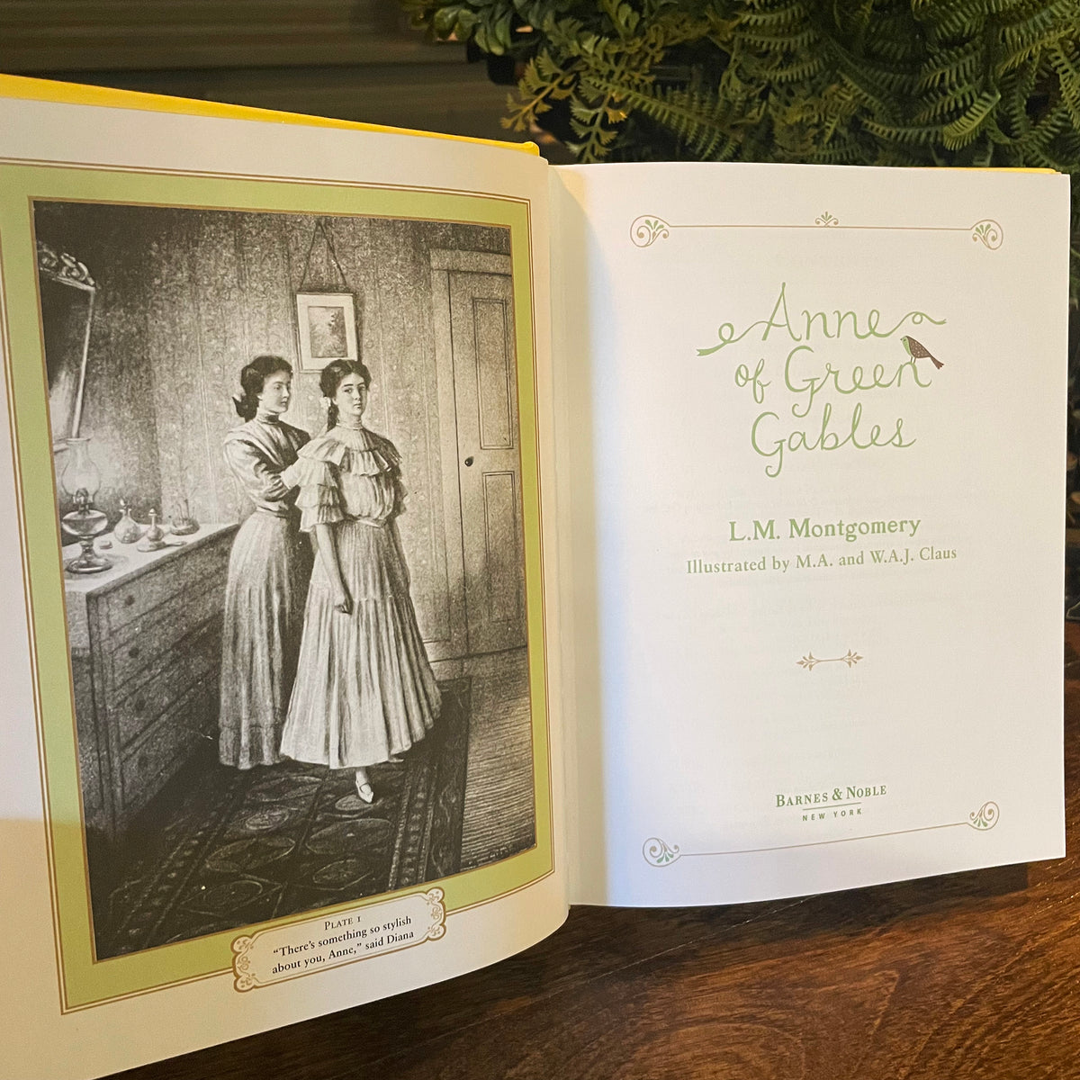 Anne of Green Gables, Collectible Hardcover Classic, Bonded Leather with Gilded Pages and Ribbon Marker