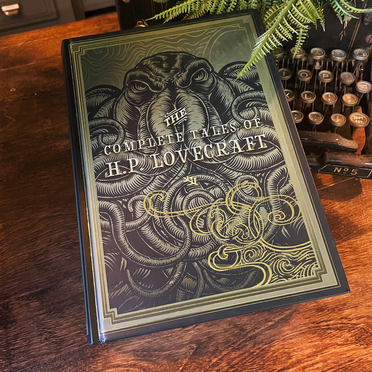 The Complete Tales of H.P. Lovecraft, Quarto Publishing Group, 2014