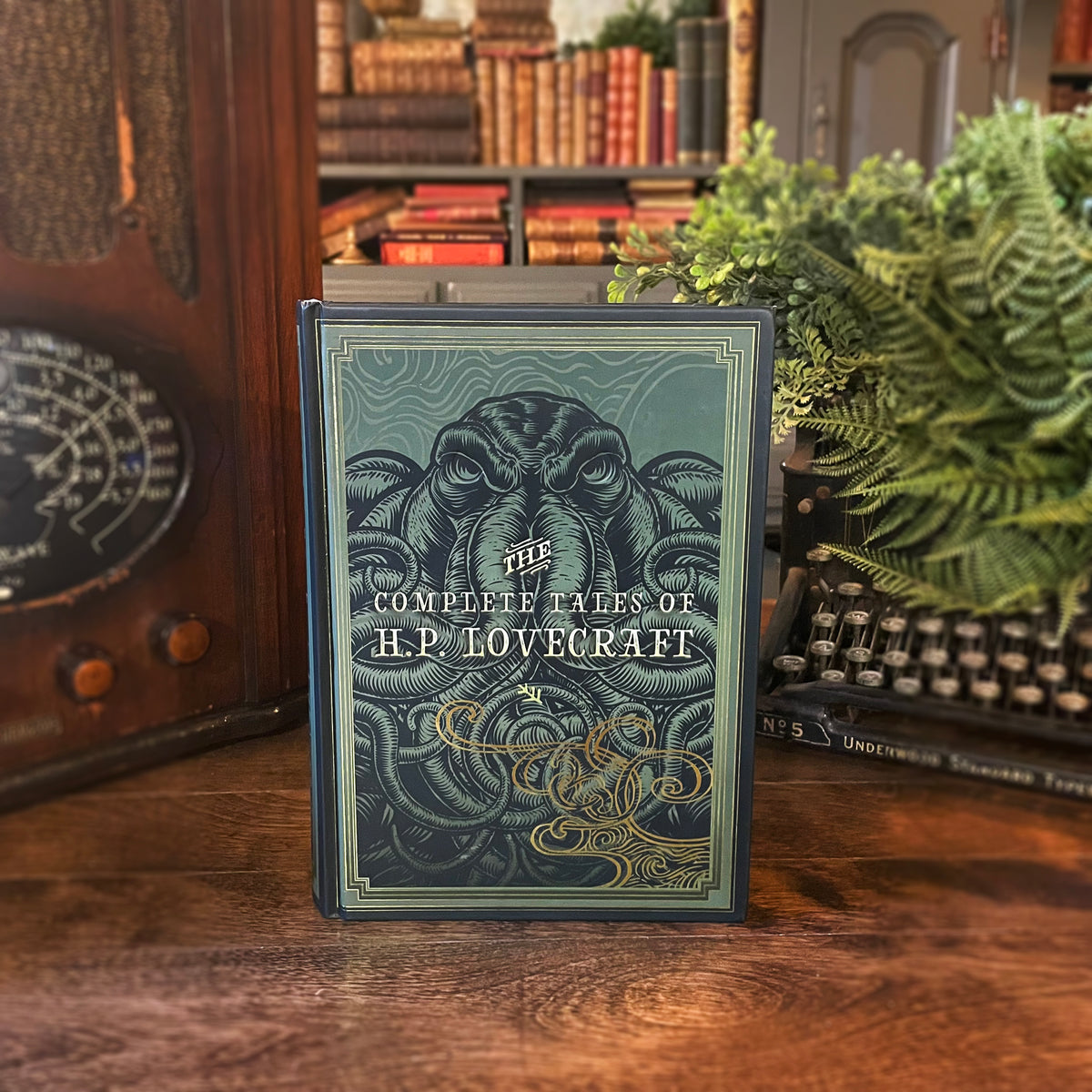 The Complete Tales of H.P. Lovecraft, Quarto Publishing Group, 2014