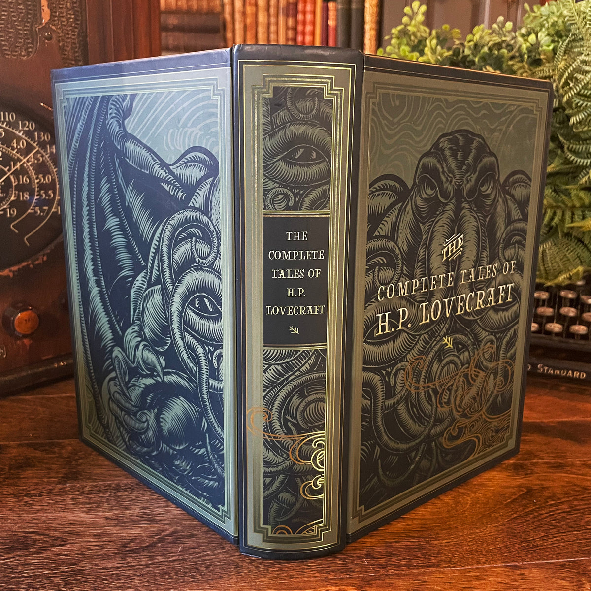 The Complete Tales of H.P. Lovecraft, Quarto Publishing Group, 2014