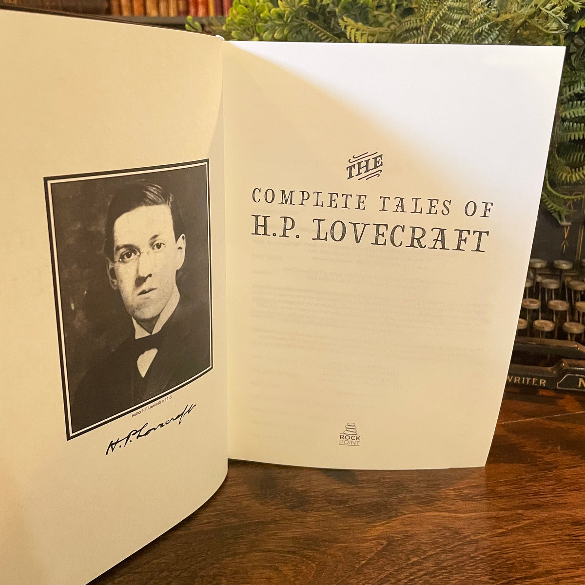 The Complete Tales of H.P. Lovecraft, Quarto Publishing Group, 2014