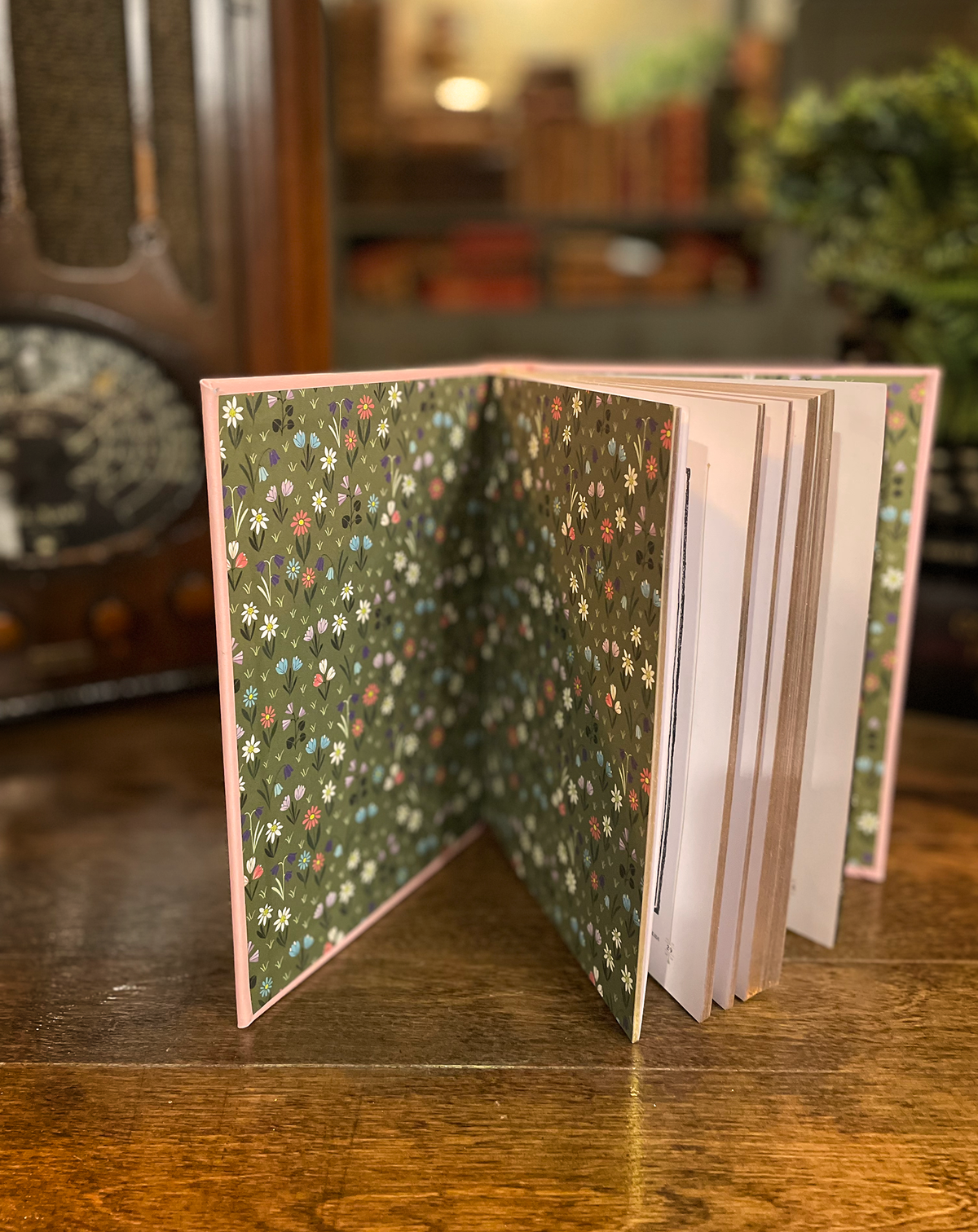 Heidi, Collectible Hardcover Classic, Bonded Leather with Classic Illustrations, Gilded Pages, and Ribbon Marker