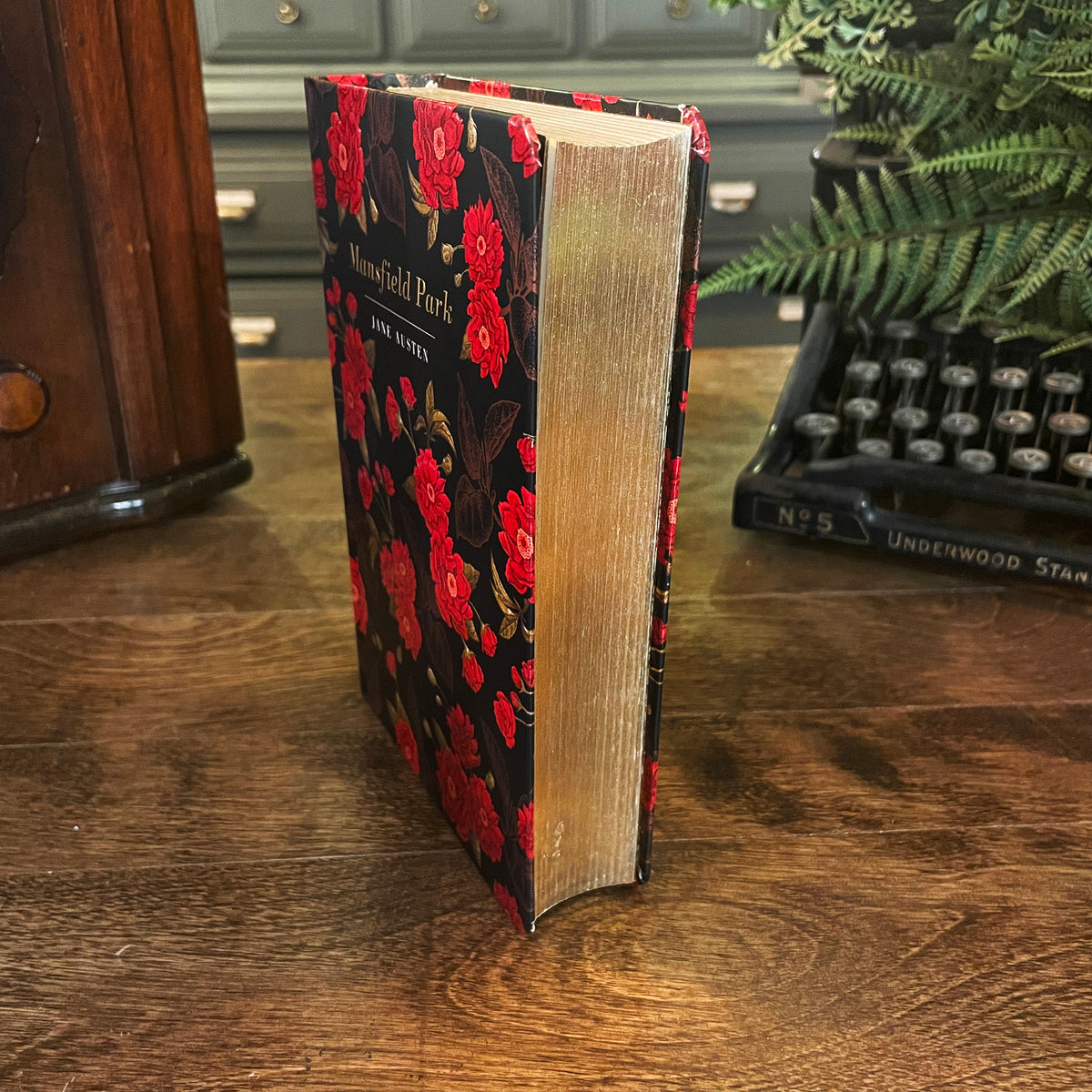 Mansfield Park, Collectible Hardcover Classic, Bonded Leather Covers, Gilded Pages, and Ribbon Marker