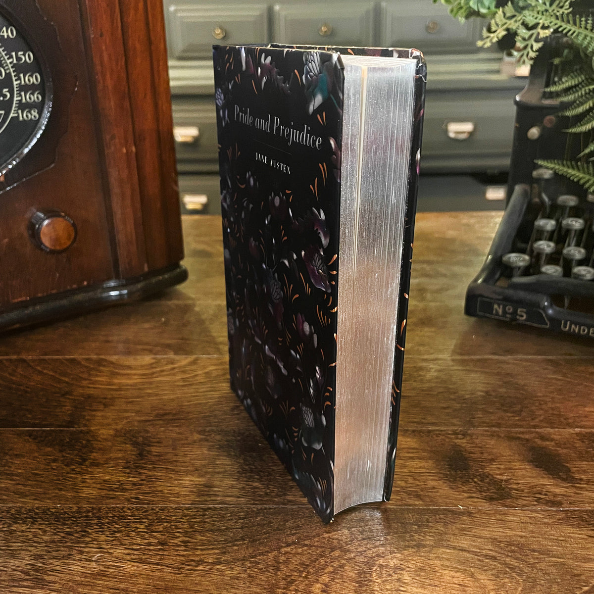 Pride & Prejudice, Collectible Hardcover Classic, Bonded Leather Covers, Gilded Pages, and Ribbon Marker