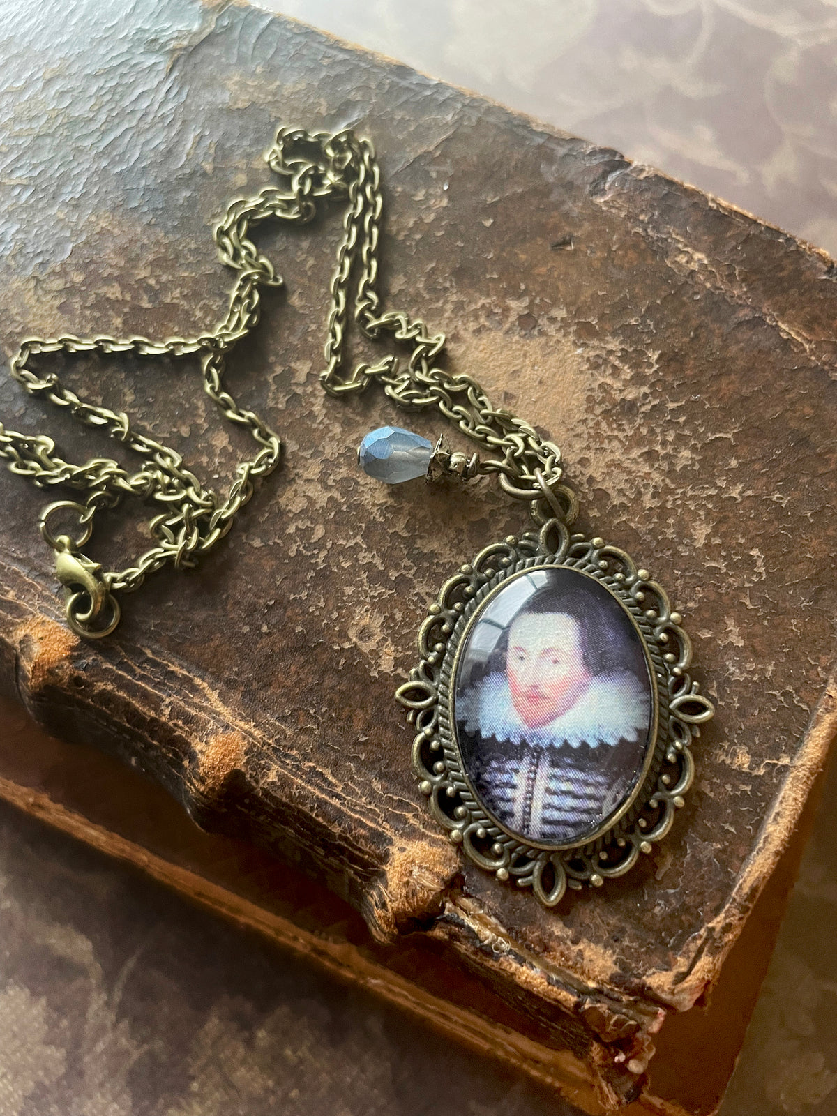 William Shakespeare Pendant Necklace, Bronze Necklace, Portrait Necklace, 18” bronze chain