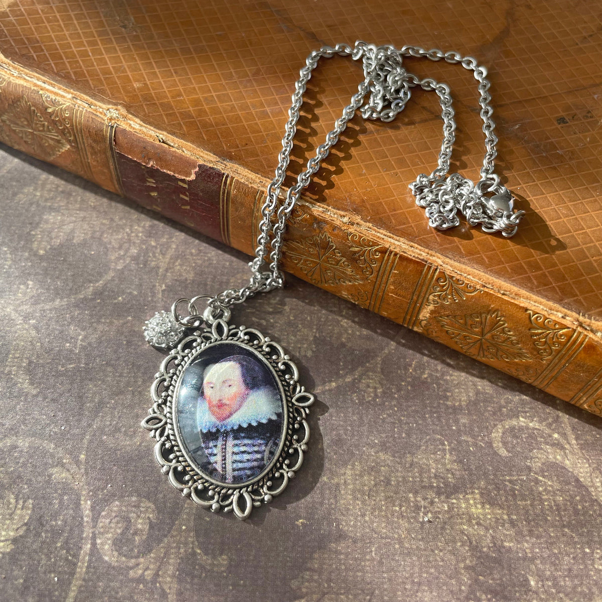 William Shakespeare Pendant Necklace, Silver Necklace, Portrait Necklace, 18” silver chain