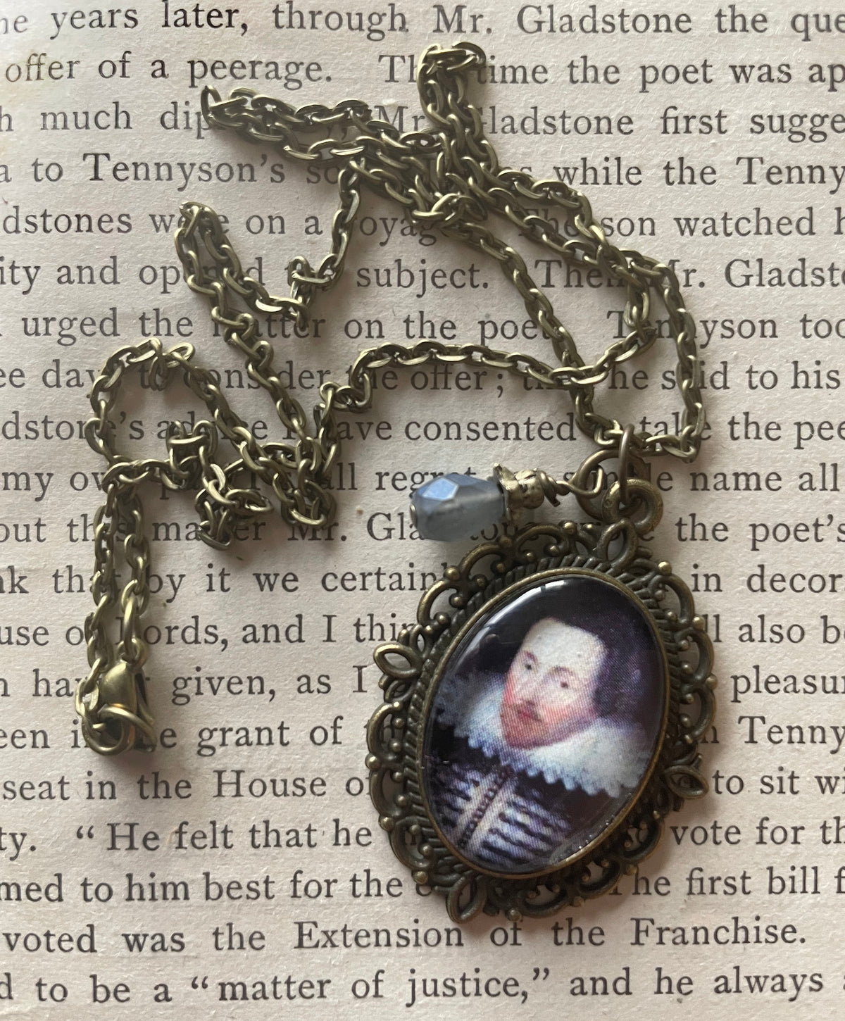 William Shakespeare Pendant Necklace, Bronze Necklace, Portrait Necklace, 18” bronze chain