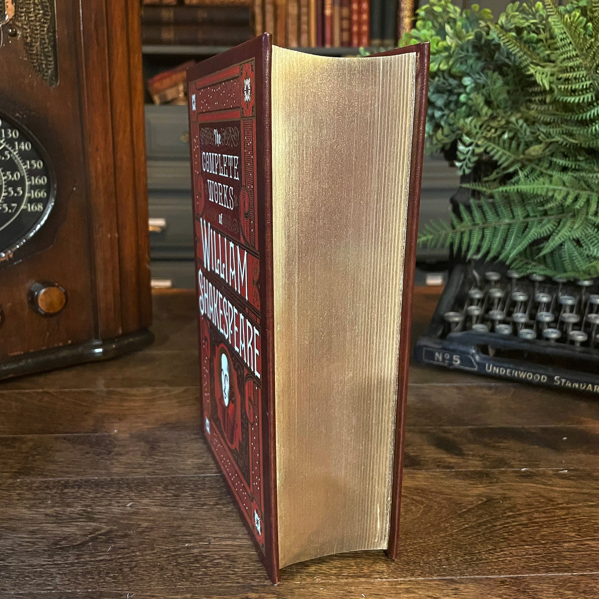 The Complete Works of William Shakespeare, Collectible Hardcover Classic, Bonded Leather with Gilded Pages and Ribbon Marker