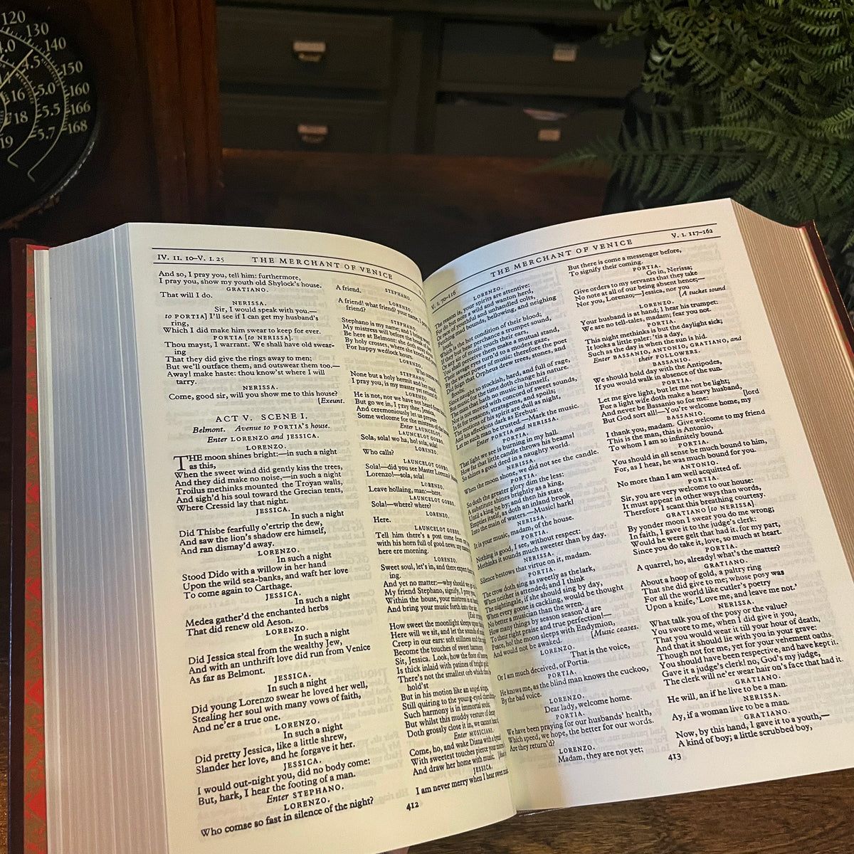 The Complete Works of William Shakespeare, Collectible Hardcover Classic, Bonded Leather with Gilded Pages and Ribbon Marker