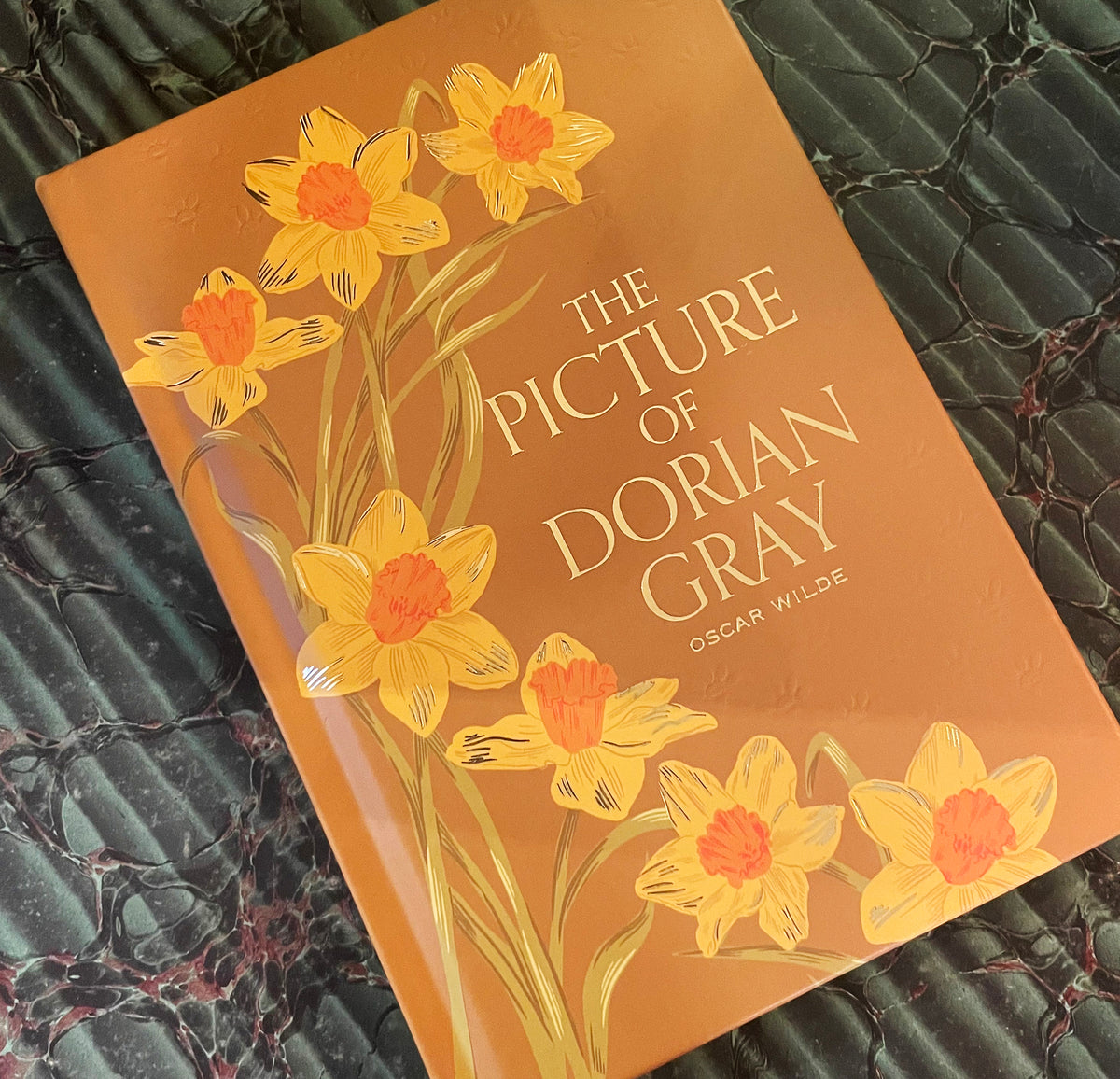 The Picture of Dorian Gray, Collectible Hardcover Classic, Gilded Pages, and Ribbon Marker