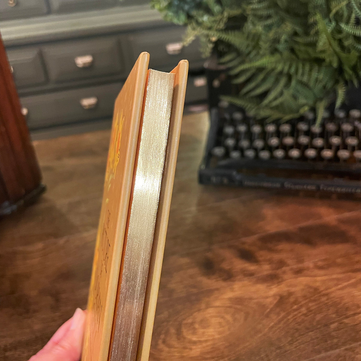 The Picture of Dorian Gray, Collectible Hardcover Classic, Gilded Pages, and Ribbon Marker