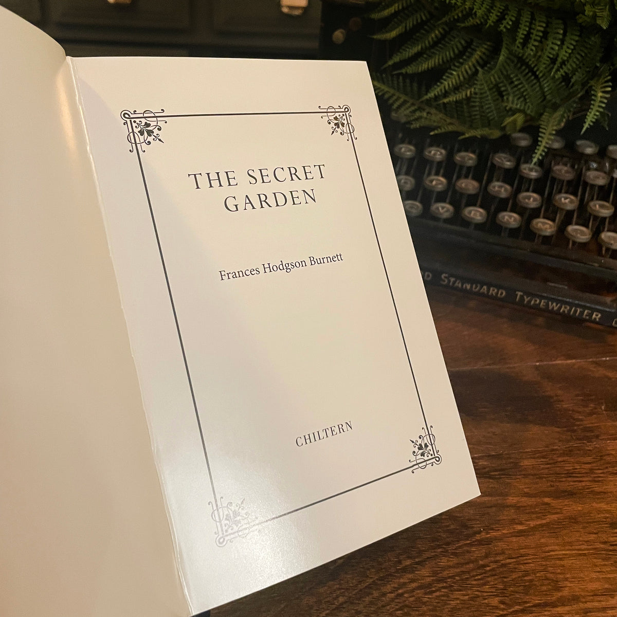 The Secret Garden, Chiltern Collectible Hardcover Classic, Bonded Leather Covers, Gilded Pages, and Ribbon Marker